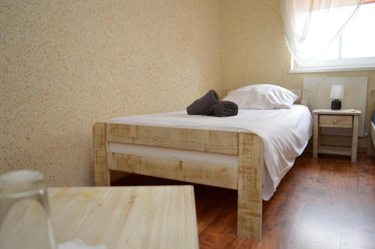 Kamienica Pokoje & Restauracja Opalenica Buitenkant foto