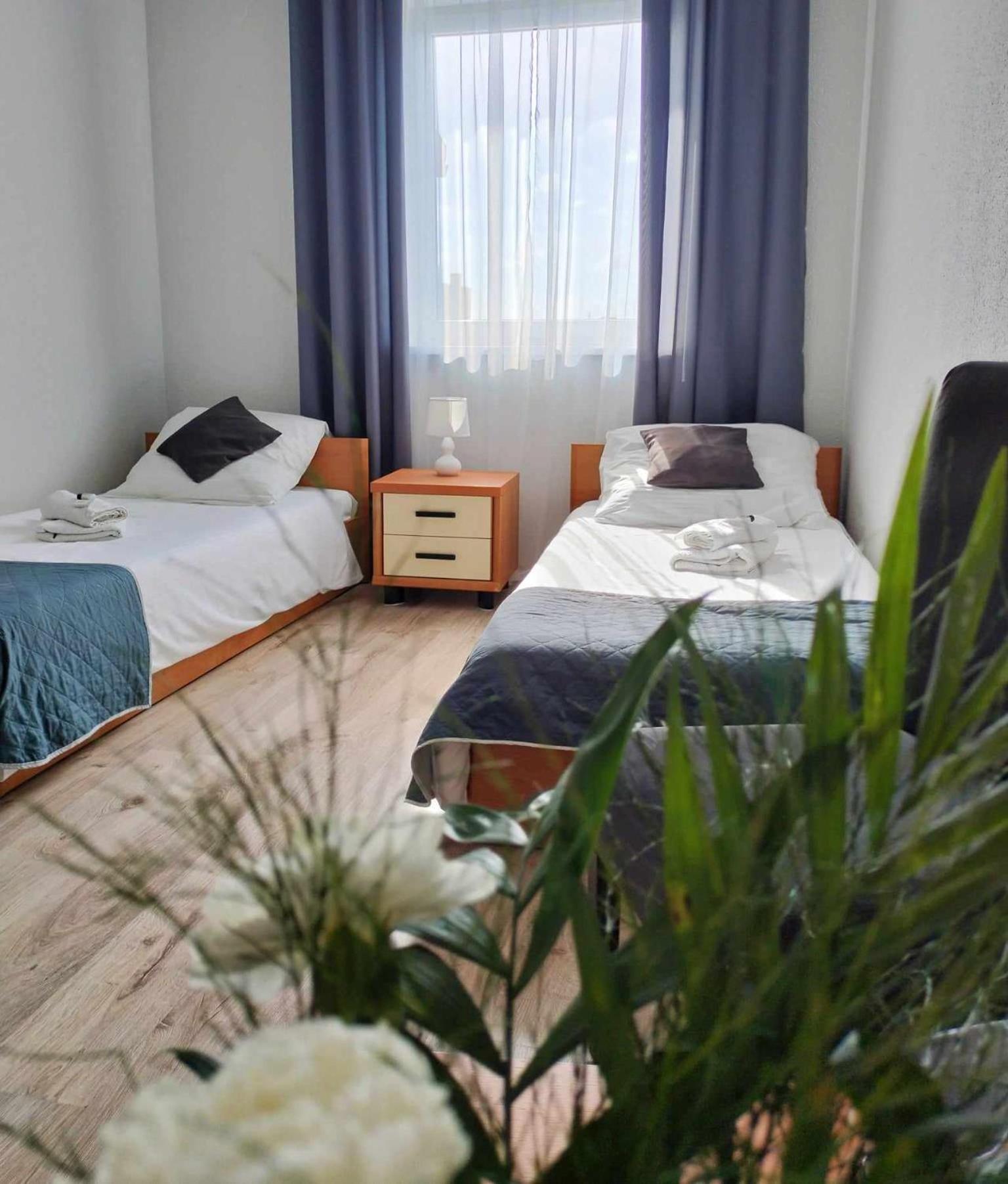 Kamienica Pokoje & Restauracja Opalenica Buitenkant foto