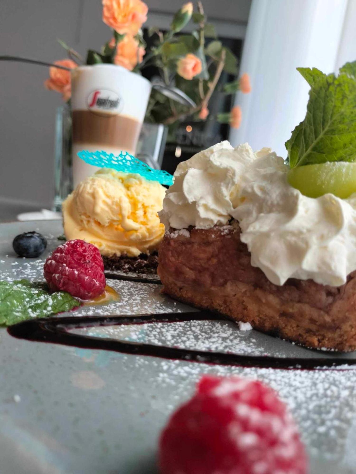 Kamienica Pokoje & Restauracja Opalenica Buitenkant foto